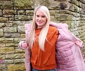 Offentlig naken walk