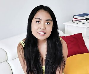 TeamSkeet - Asiatisk Sild Showcase Hendes Blowjob Færdigheder