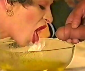 Nenek menelan kencing & kesal oleh satyriasiss